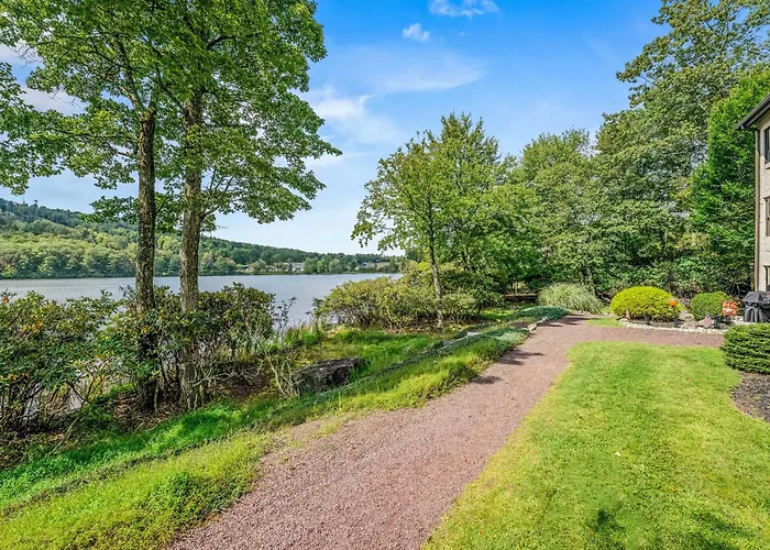 Lake Harmony Condo < 1 Mi To Big Boulder Mountain!