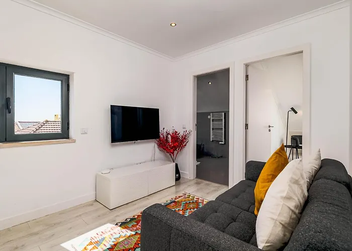 Heated Pool & Sauna Bliss - Luxury 4Br Villa Lisboa