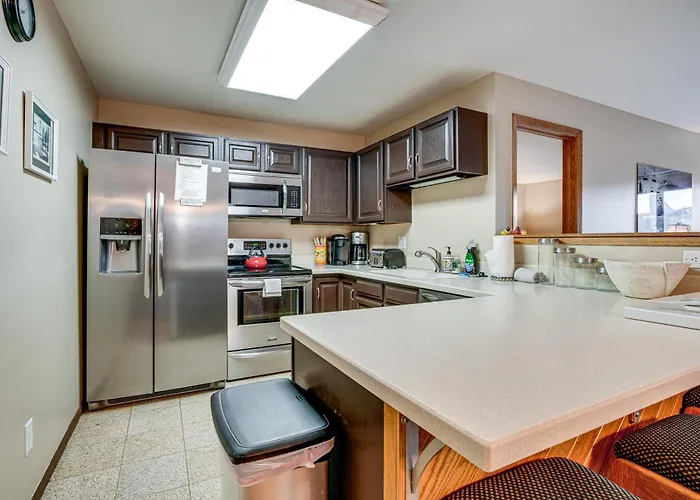Silverthorne Condo: New Pool & Hot Tub + Fireplace