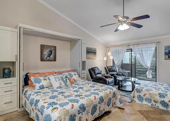 Fun In The Sun - Coastal Studio W Pool Access