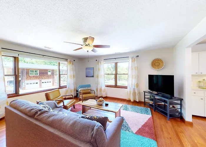 Guest House At Firefly Ridge