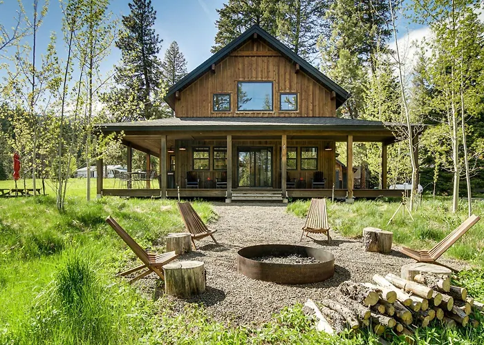 Cozy Cabin Nestled At The Base Of Tamarack Resort!