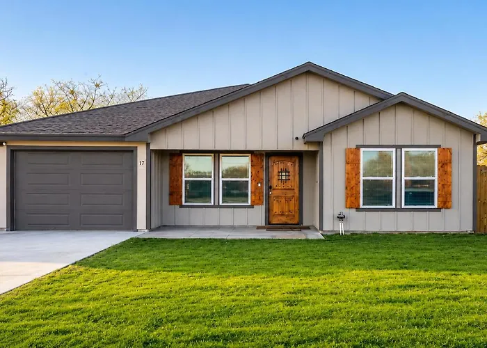 Spacious 2-Br Near Downtown & Concho River