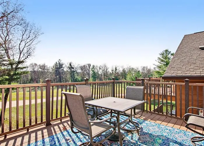 Sunset Condominiums: Castle Rock Retreat