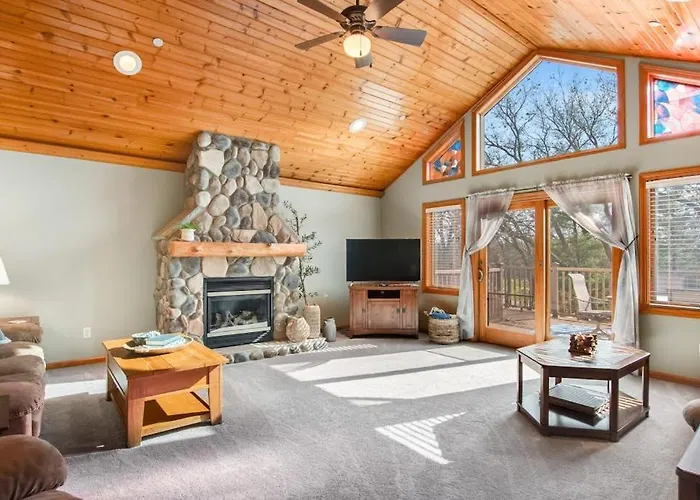 Sunset Condominiums: Castle Rock Retreat