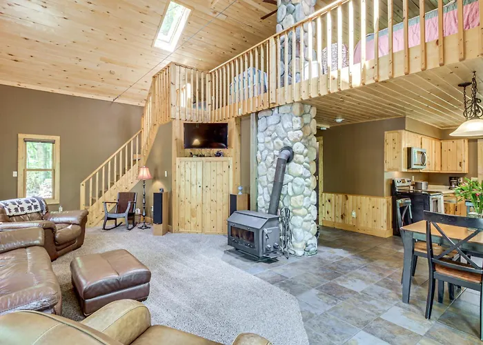 Waterfront Cabin On Trout Lake W/ Private Dock!