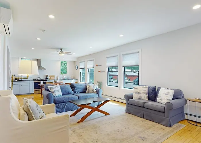 Waterfront, Walkable Home With Beautiful Kitchen & Washer/Dryer - Dog-Friendly