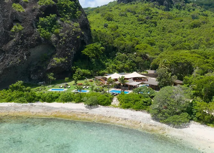 Barefoot Kuata Island Resort