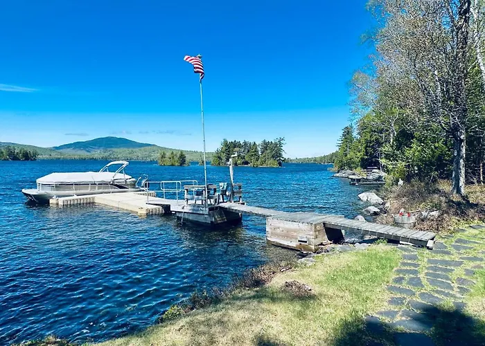 Vintage Lakefront Cabin With Incredible Water Views, Private Dock & Pebble Beach
