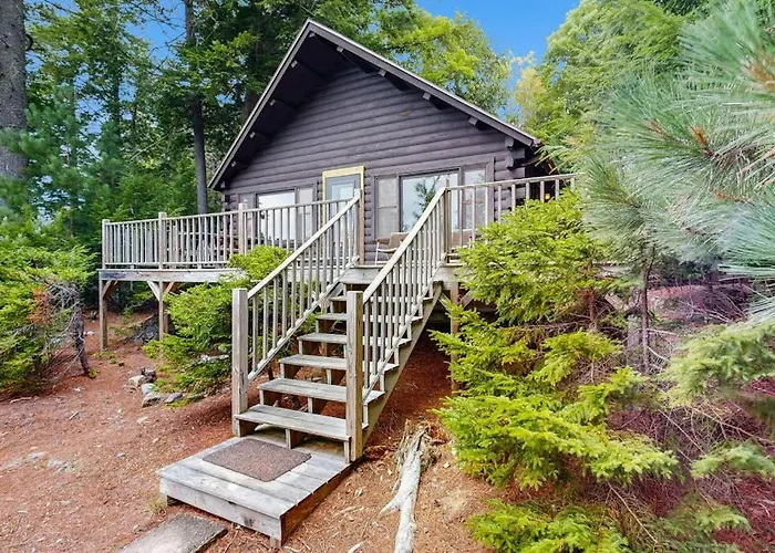 Waterfront Cabin With Amazing Views From The Deck & Lake Access