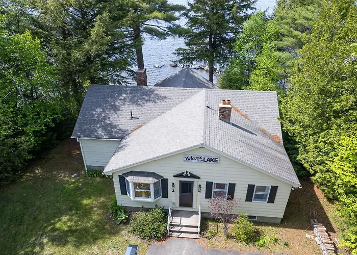 Lakefront Cottage W/ Beautiful Views Of Moosehead Lake & Big Moose Mountain
