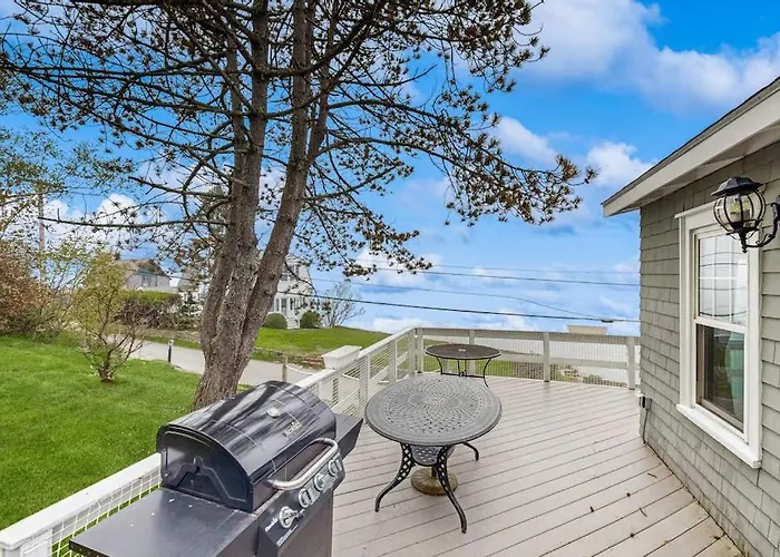 Dog-Friendly, Bayfront Home - Gorgeous Ocean Views, Private Balcony & Fireplace
