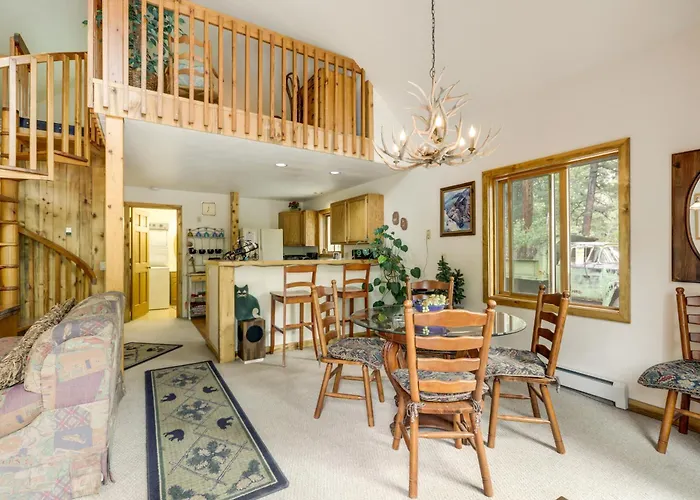 'Marble Hideaway' Cabin W/ Mountain Views + Deck!