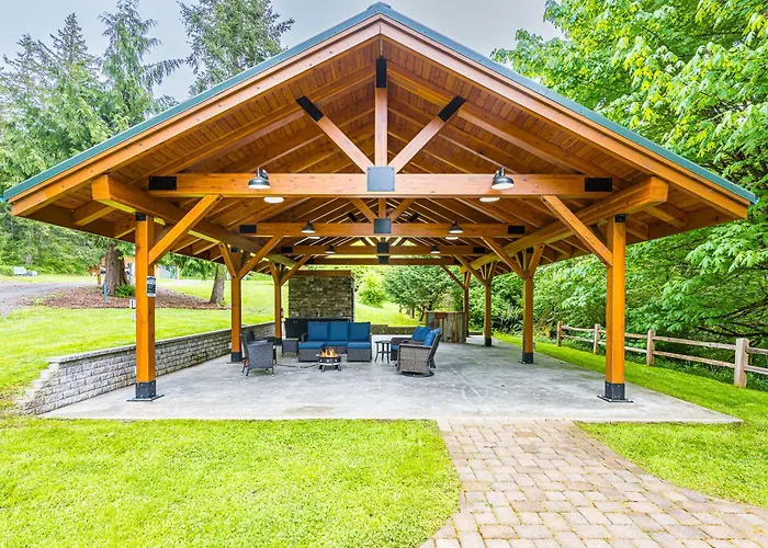 Olympic Nat'L Park Base: Luxe Port Angeles Cabin