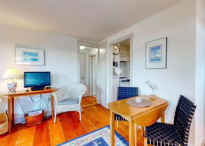 Lovely Studio W/Full Kitchen/Free Wifi- Next To River/Antique Shops/Restaurants