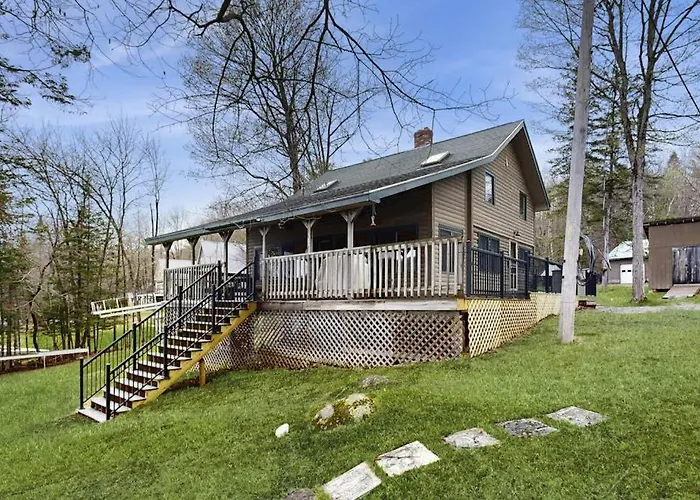 Wonderful Lakefront Gem W/ Free Wifi, Dock, Private Beach, Kayaks, Canoe & More