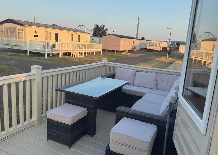 Fantasy Island - Kingfisher Caravan Park