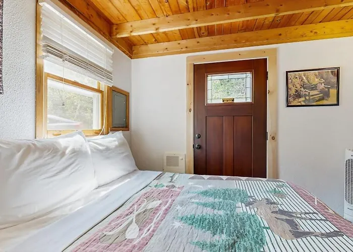 Secluded Sunset Point Mountain Top Cabin, Wifi, Dish Tv, Firepit