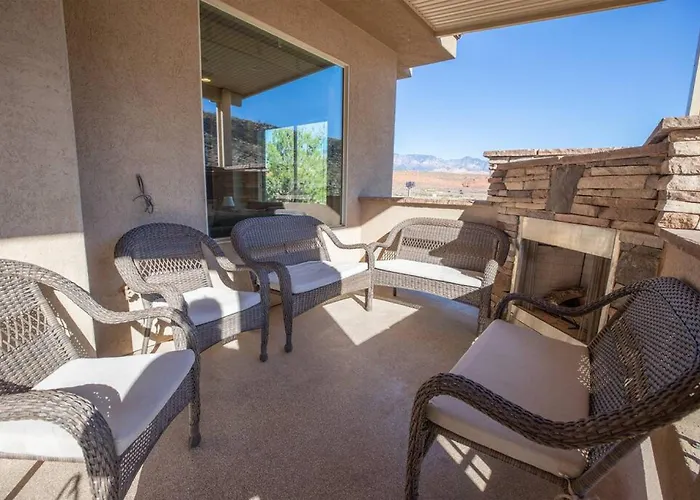 Suite Retreat With Pool Spa Gym And Tennis Court