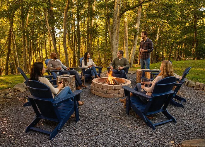 Harmony Hill Stylish 4Bd Mountain Retreat, Hot Tub, Games