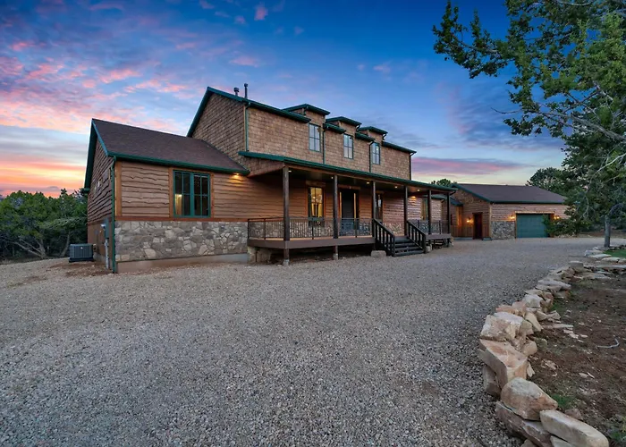 East Zion Trails Retreat-Hot Tub, Resort Amenities, Exceptional