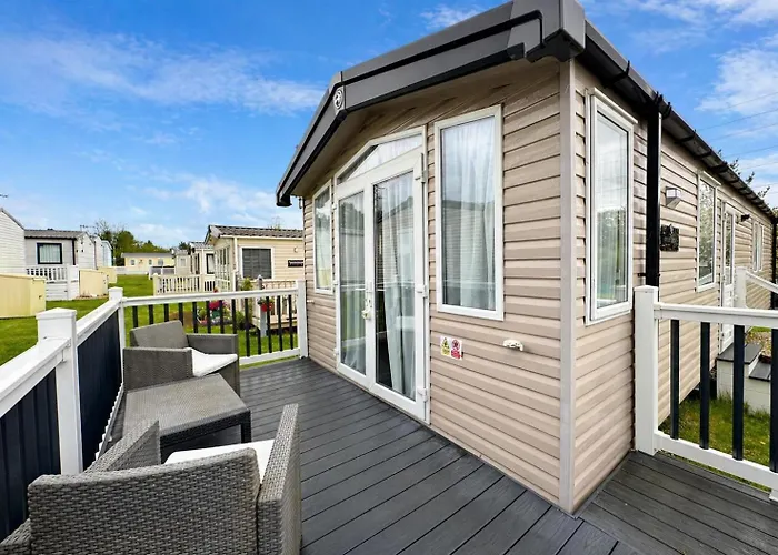 Modern Caravan At Caldecott Hall With Decking In Norfolk, Sleeps 8 Ref 91068C