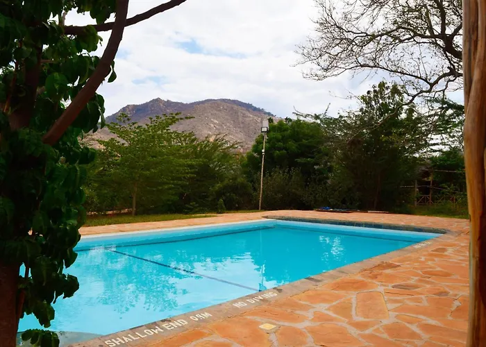 Boma Simba Safari Lodge