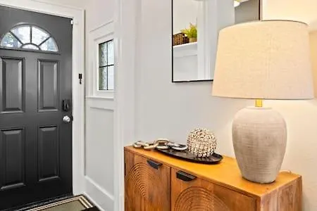 Rochester Gem: 3Br Near All!
