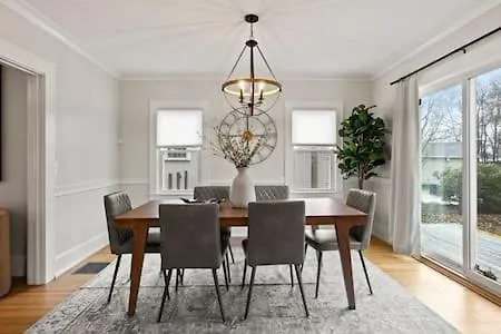 Rochester Gem: 3Br Near All!