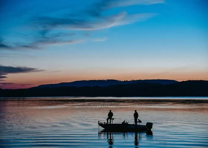 Lake Guntersville Cabin | Fenced Yard | Fire Pit