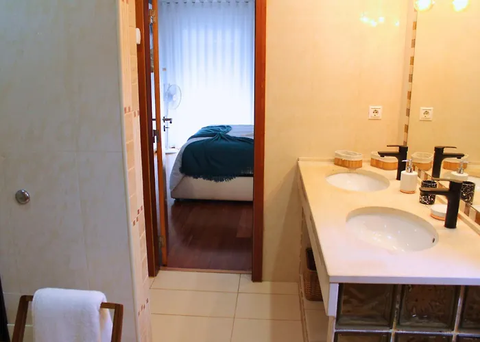Villa Pinheirinhos - Enjoy The Nature & Wild Beaches Of Sesimbra!
