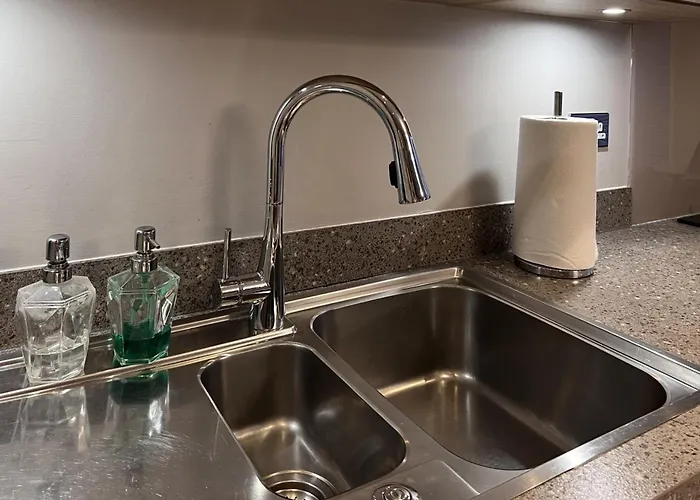 Luxury Durham Home, Sleeps Up To 12, Free Parking