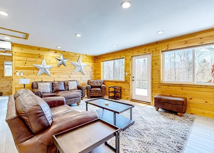 Dog-Friendly Apartment By Moosehead Lake With Sprawling Deck & Firepit