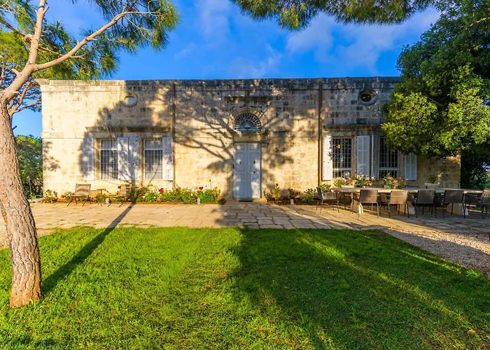Amani Luxury 4-Bedroom Villa & Pool In Batroun