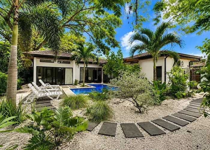 Cu28 New 3 Bdrm Home W Pool And Guanacaste Tree