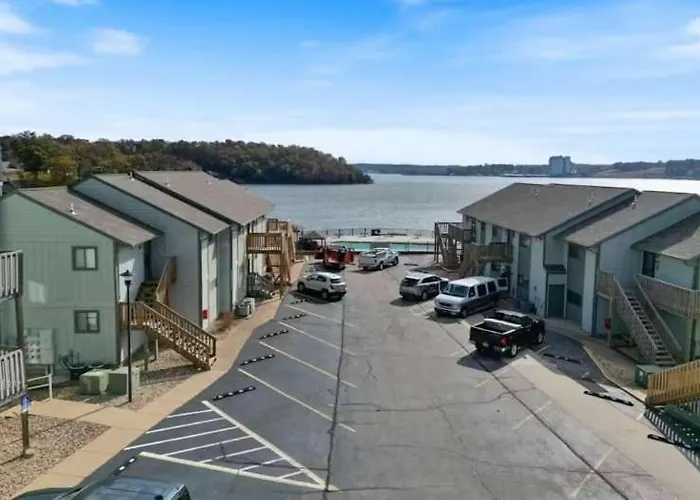 The Luxe Lakefront
