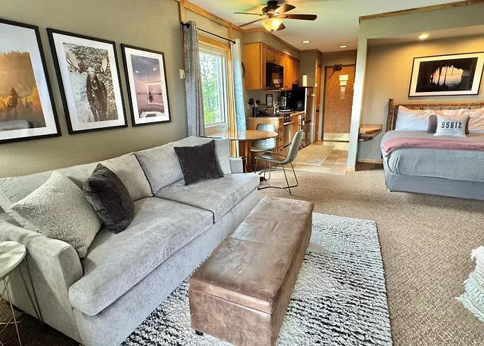 Lutsen Mtn Ski-In/Ski-Out Studio | Lake & Mtn View