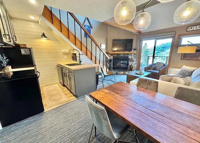 Ski-In/Ski-Out 1Br+Loft | Moose Mtn Views | Pool