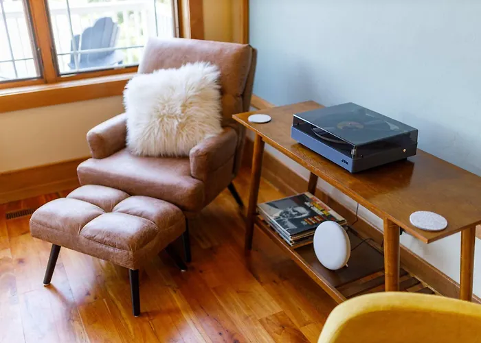Cottage Row Retreat By Simple Life Rentals