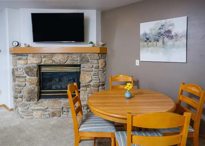 Peacefield At The Hilltop C-4 By Simple Life Rentals
