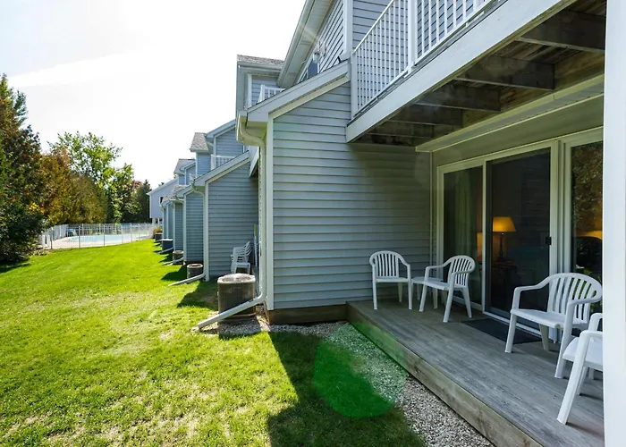 Peacefield At The Hilltop C-4 By Simple Life Rentals