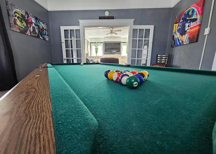 Huge 4-Bedroom Historic Home & Game Room