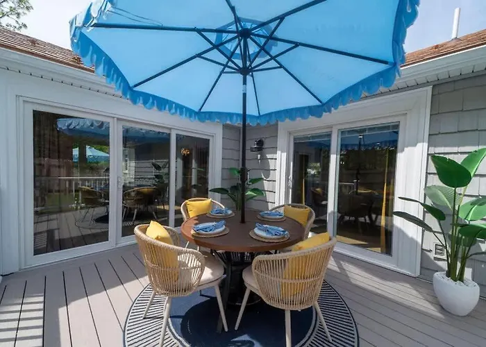Cape Cod Heated Pool, Putting Green, Speak Easy, Game Room,