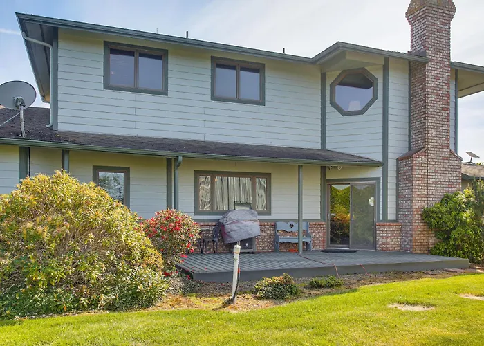 Unique Home W/ Beautiful Mtn Views!