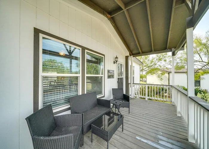 Legacy Ranch Home W/ Lake Access & Grill