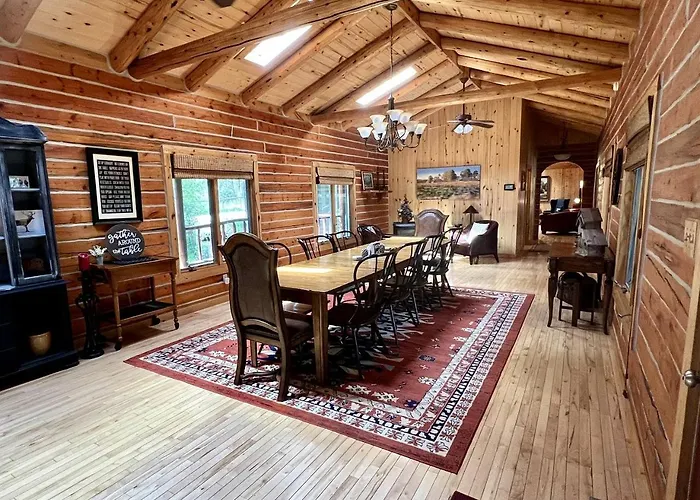Beautiful Cabin Comfortable For Groups In Riverside, Wyoming