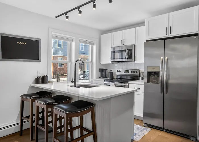 Federal Hill Pride 1 - Ground-Floor Flat