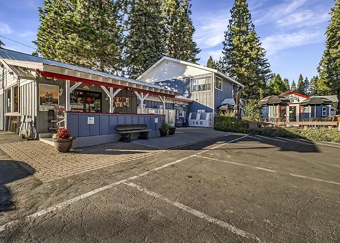 Gorgeous Secluded Cabin With Amazing Views In Lake Almanor, California