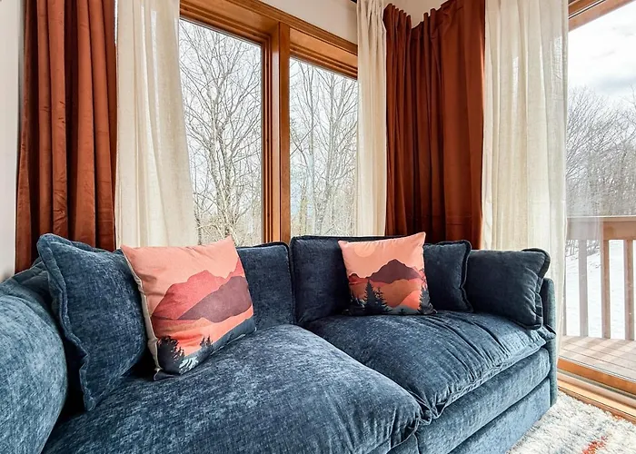 Indoor Saltwater Pool | Sauna | Sleeps 12+