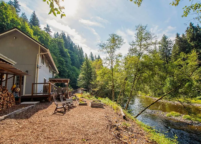 Scenic Views! Riverfront Kalama Home, Pets Welcome
